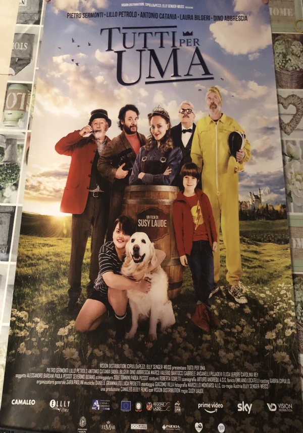 Poster locandina Tutti per Uma 100x70 cm ORIGINALE da cinema 2021 di Susy Laude