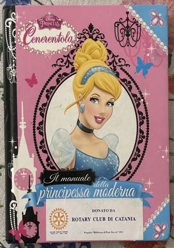 Cenerentola. Il manuale della principessa moderna di Valentina Camerini